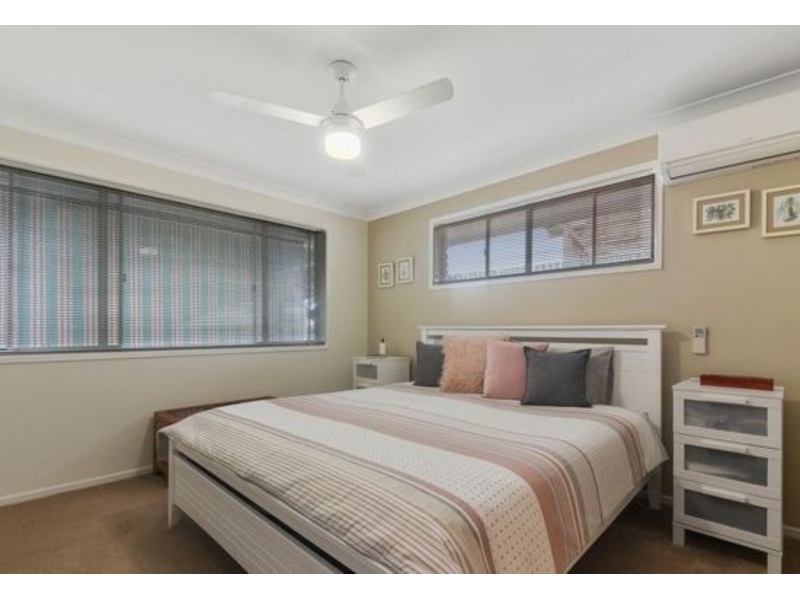 2 appledore street, BRACKEN RIDGE House for rent Listed by Peng Hu of