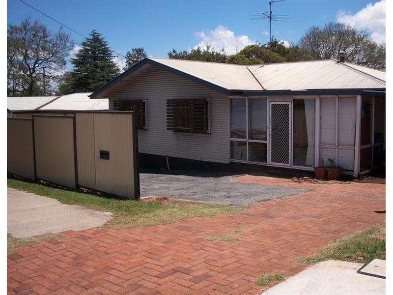 19 Cohoe Street EAST TOOWOOMBA QLD 4350