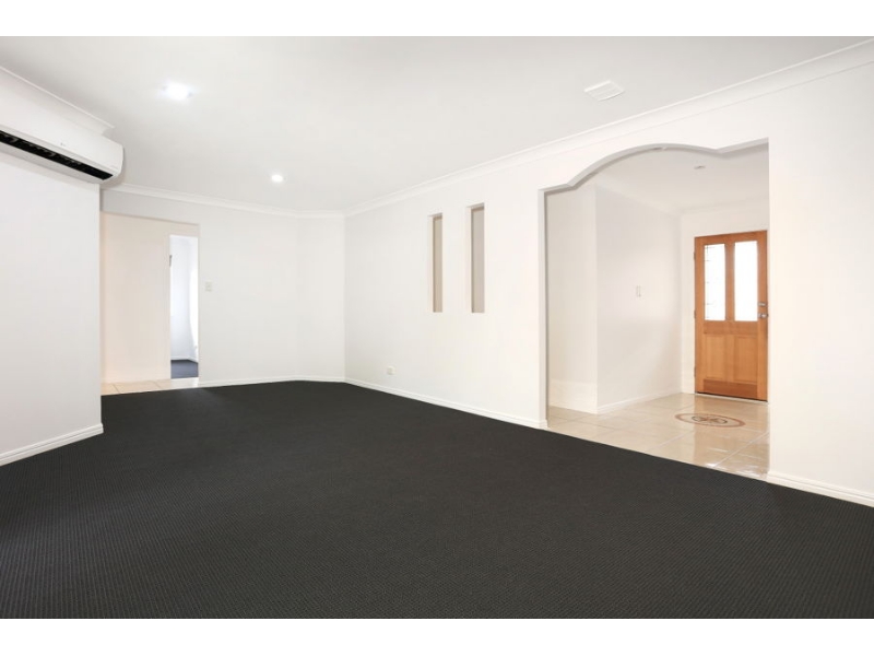 3 Eastbank Terrace, HELENSVALE House for rent Listed by Rebecca Pham