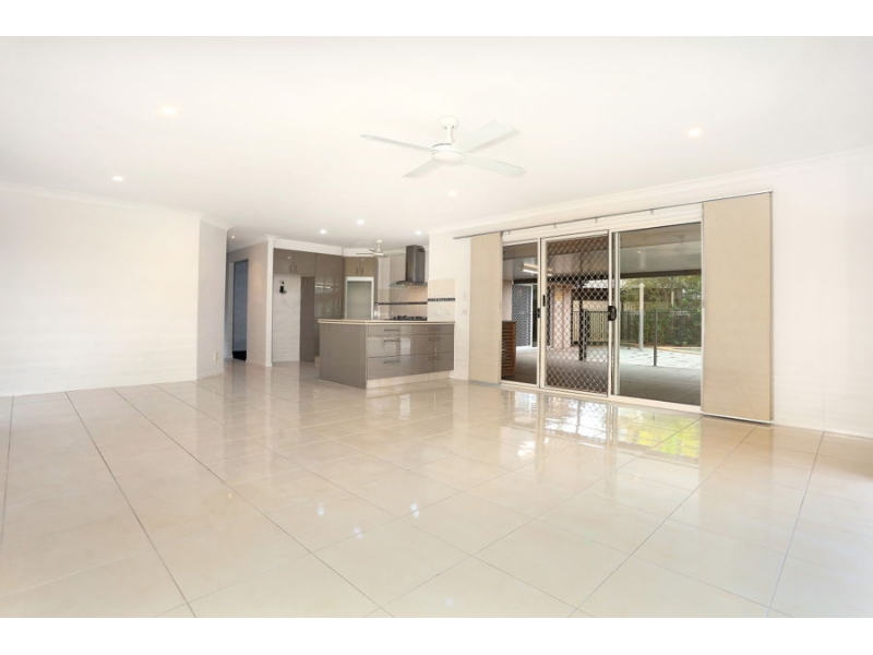 3 Eastbank Terrace, HELENSVALE House for rent Listed by Rebecca Pham