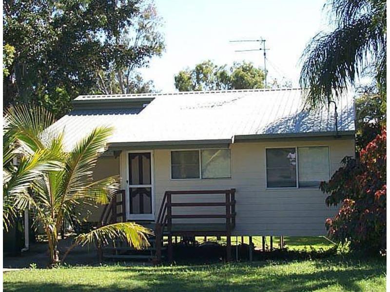 36 Mackenzie Street, EIMEO House for rent Listed by of Hugh Reilly