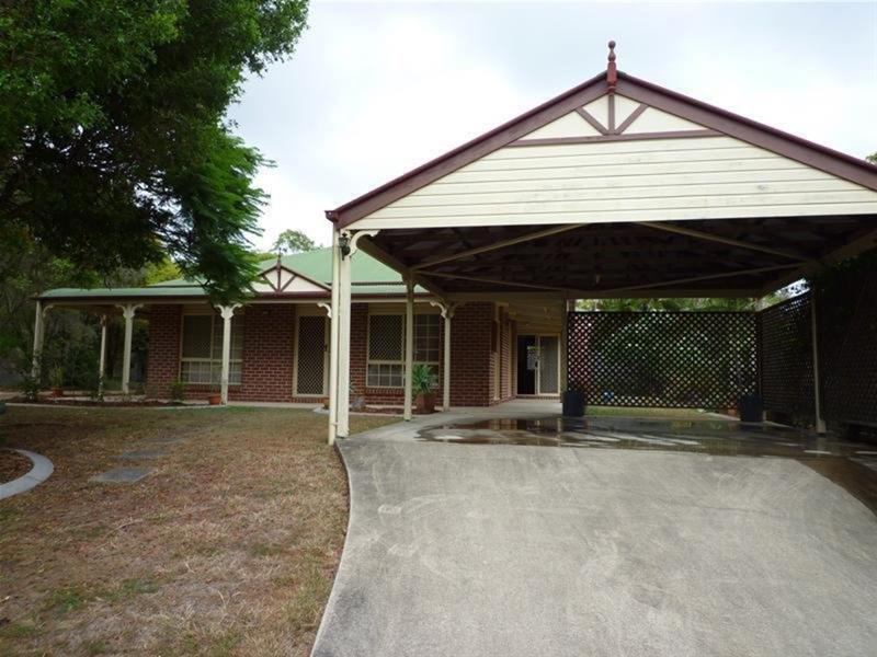 35 High Street BRASSALL QLD 4305