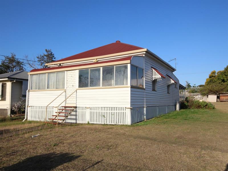 37 Bergin Street Booval QLD 4304