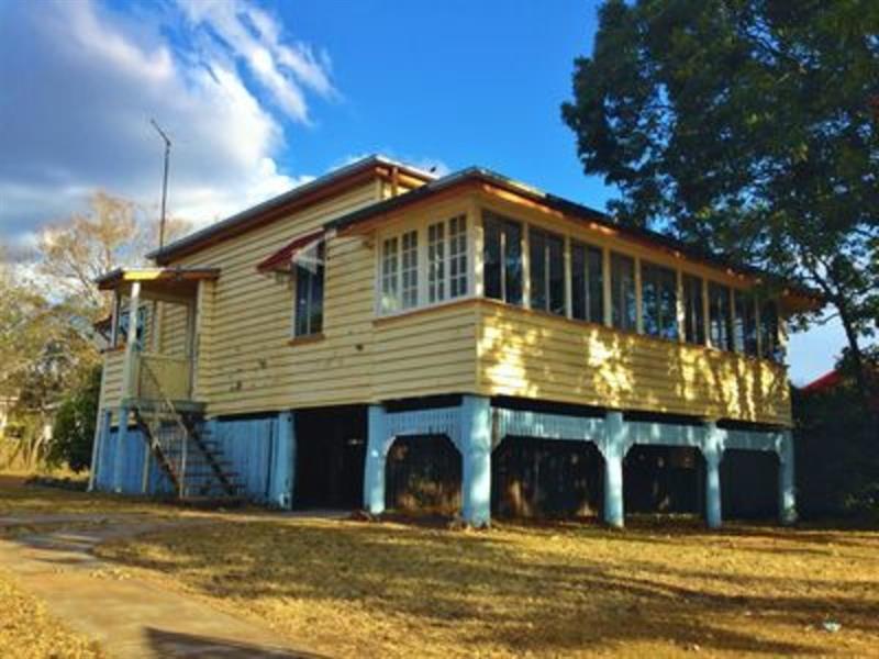 15 Lindsay Street Bundamba QLD 4304