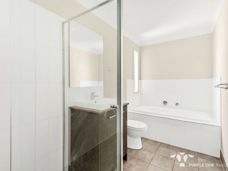 18 Hayman Street, Springfield Lakes House for rent Listed by Leasing