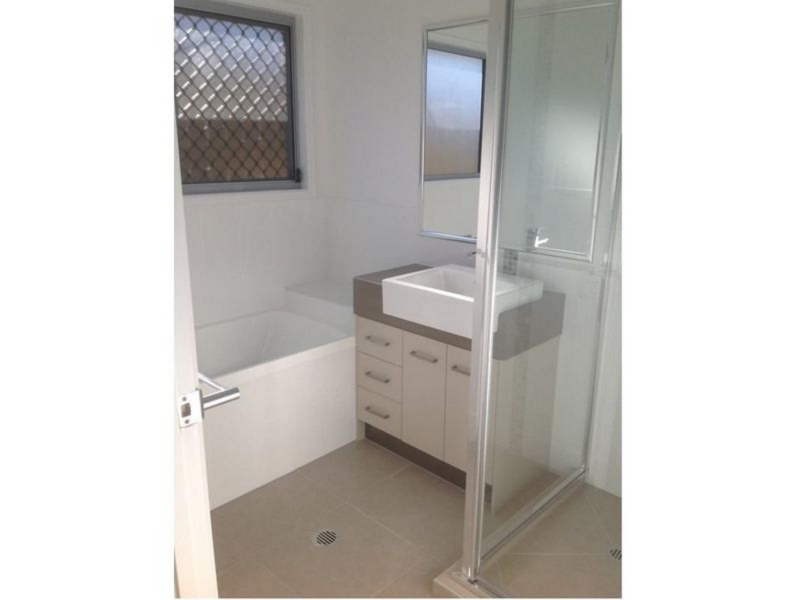 20 Honeypot Avenue, Springfield Lakes House for rent Listed by