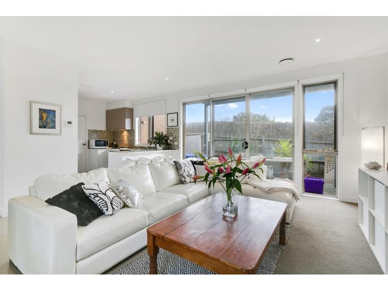 2/4 Denbigh Street, Frankston Townhouse for rent Listed by of Aquire