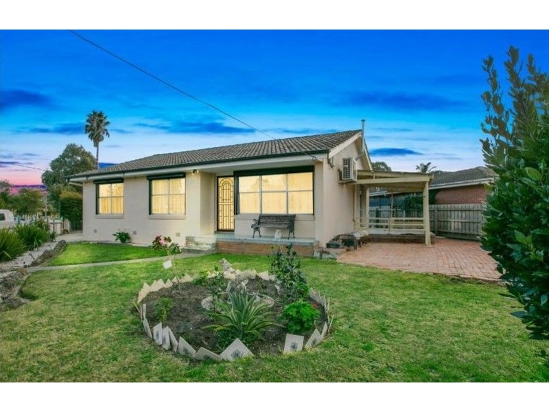 22 Mulberry Crescent, Frankston North House for rent Listed by Emily