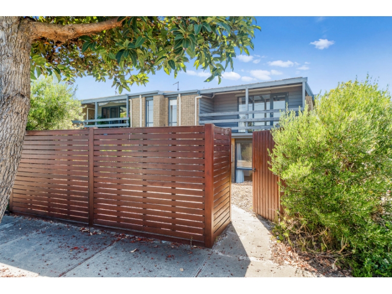 1/4445 Nepean Highway, Seaford Townhouse for rent Listed by Emily