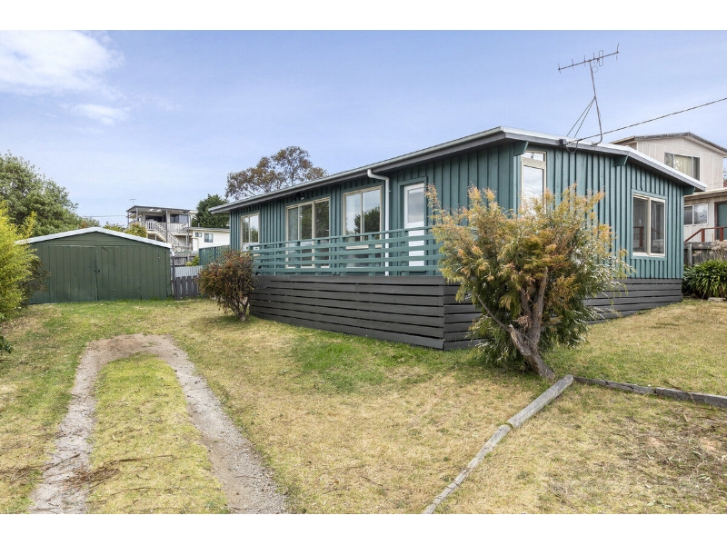 21 Reaby Street, PORTARLINGTON House for rent Listed by Amelia Kerr