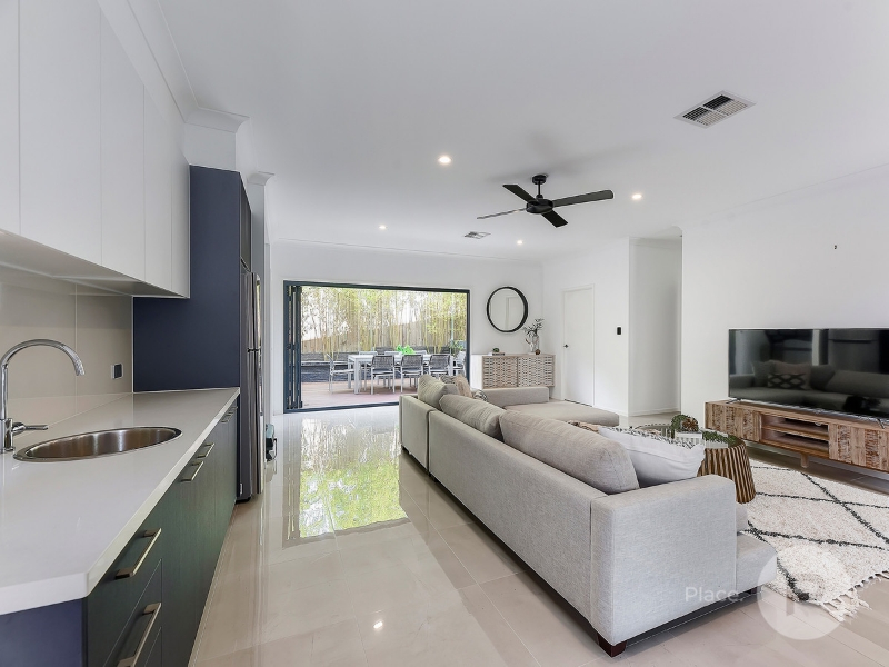 33 RUTH Street, Highgate Hill House for rent Listed by of Place Kangaroo Point &
