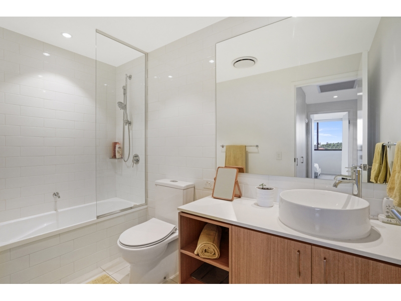 202/112 Palm Meadows Drive, Carrara Apartment for rent Listed by