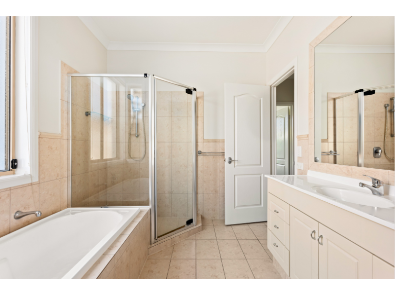 38 Gerona Circuit, Varsity Lakes House for rent Listed by Kiara West