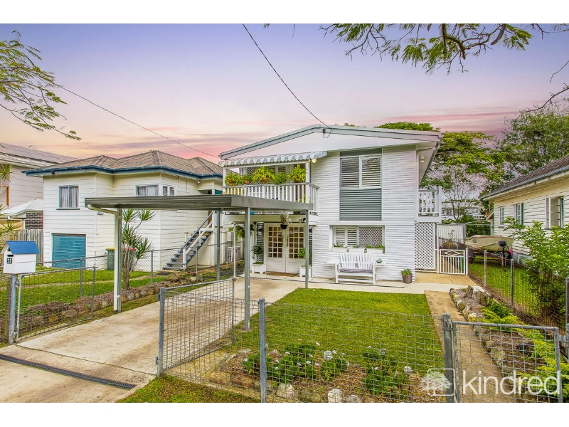 23 McLennan Street, Woody Point House for rent Listed by Kindred