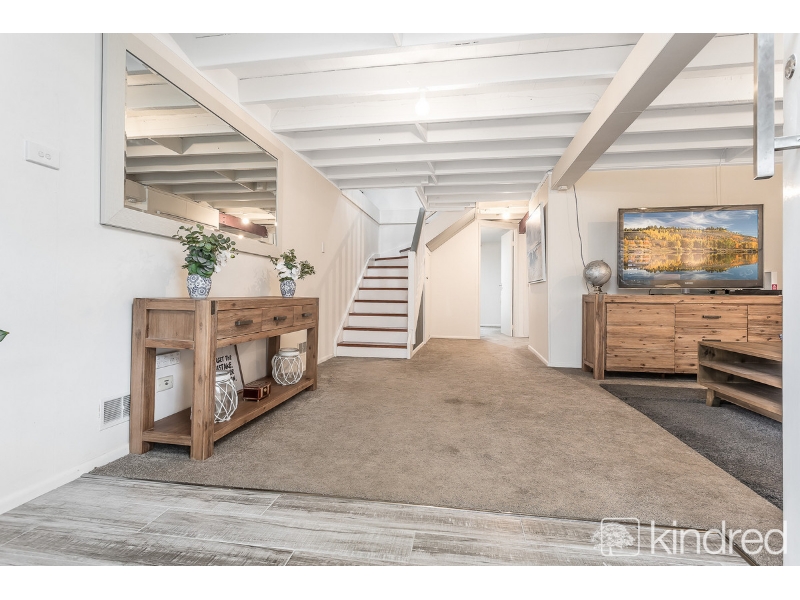 23 McLennan Street, Woody Point House for rent Listed by Kindred