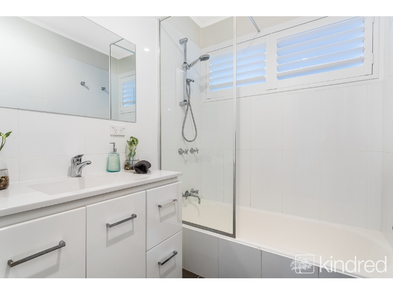 23 McLennan Street, Woody Point House for rent Listed by Kindred