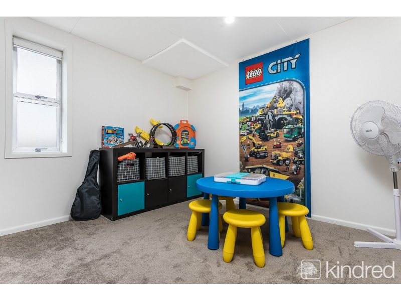 23 McLennan Street, Woody Point House for rent Listed by Kindred