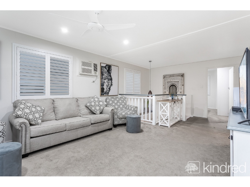 23 McLennan Street, Woody Point House for rent Listed by Kindred