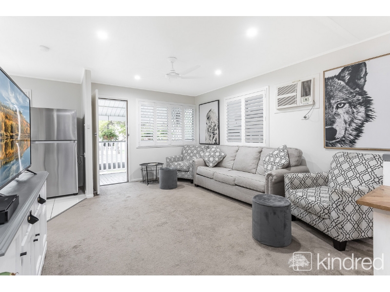 23 McLennan Street, Woody Point House for rent Listed by Kindred