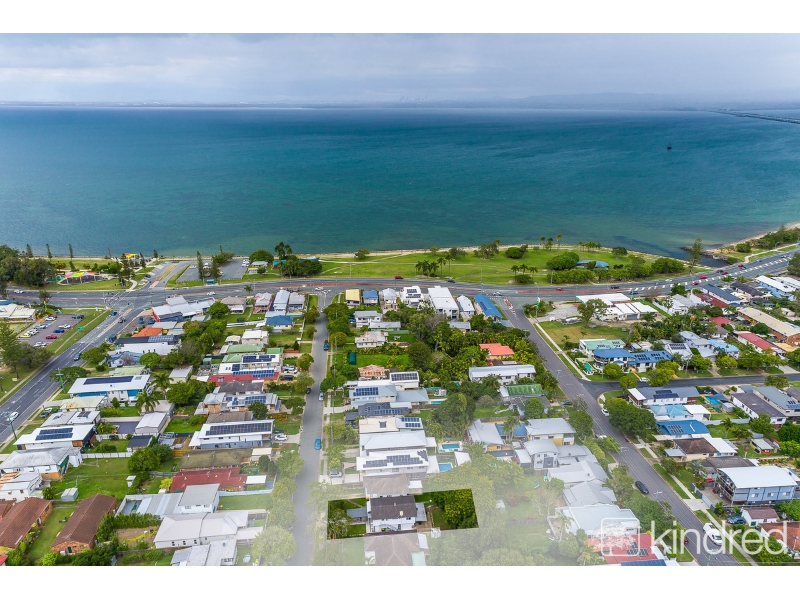 23 McLennan Street, Woody Point House for rent Listed by Kindred