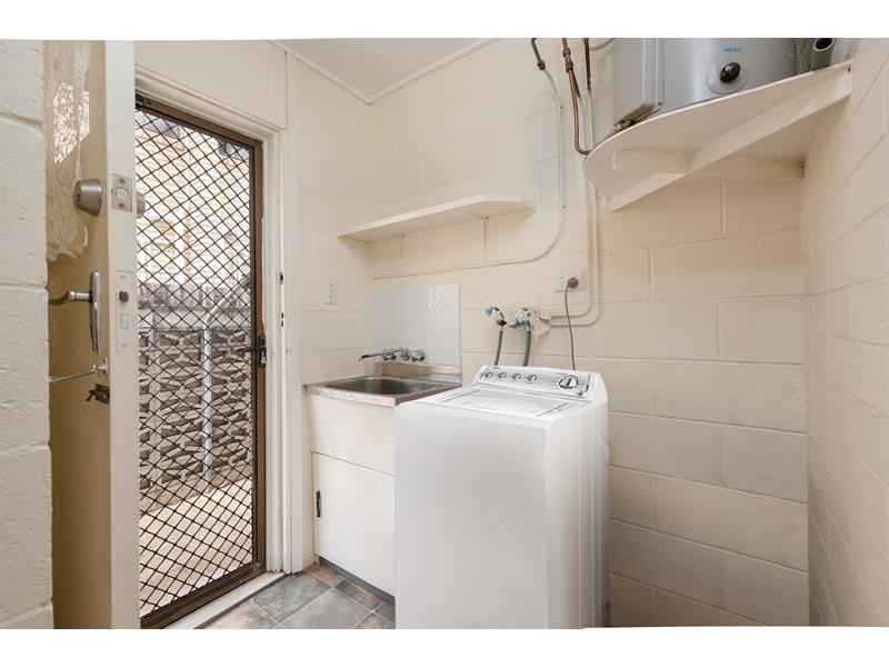 2/41 O'Connell Street, Barney Point Apartment for rent Listed by