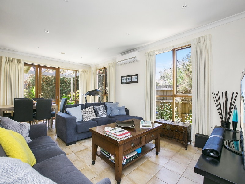 2/33 Venice Street, Mornington Apartment for rent Listed by of Jacobs