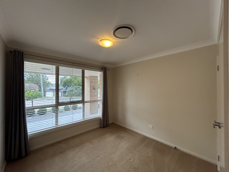 14 Almond Street, Denman House for rent Listed by Property Management