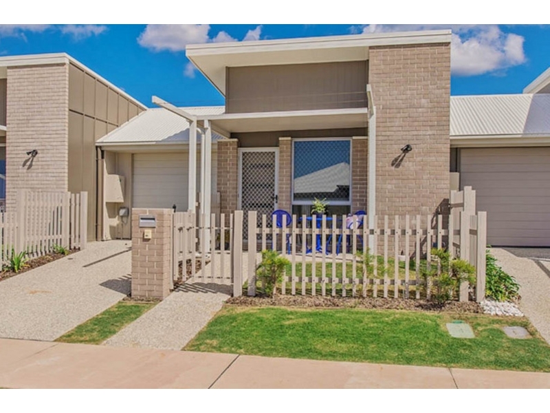 30 Bells Reach Drive, Caloundra West Townhouse for rent Listed by Grace Elstak of National