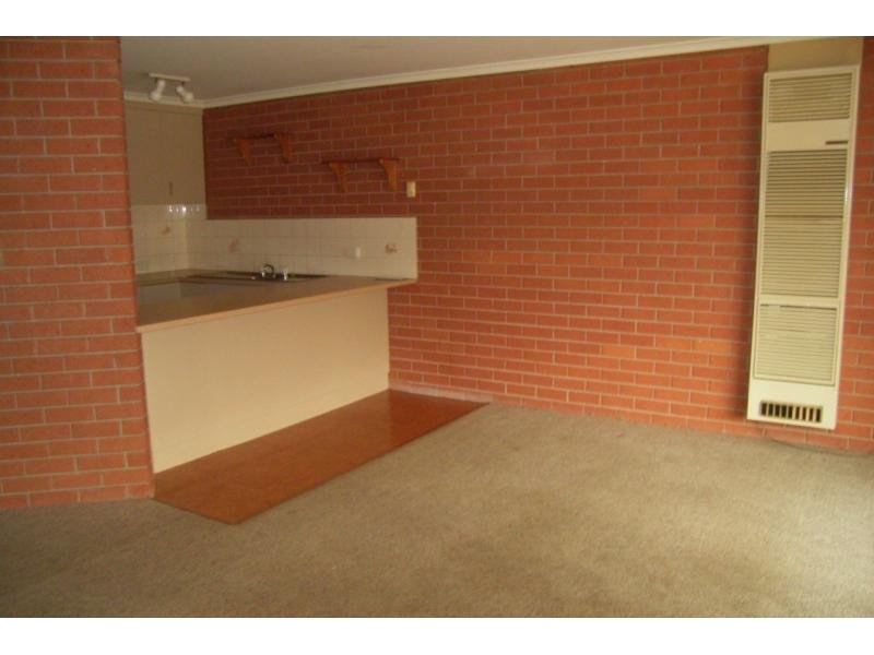 4/580 b Street, Lavington Apartment for rent Listed by Derinda Dekoke of Stanley & Martin