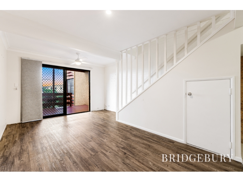 4/29 Browning Boulevard, BATTERY HILL Townhouse for rent Listed by