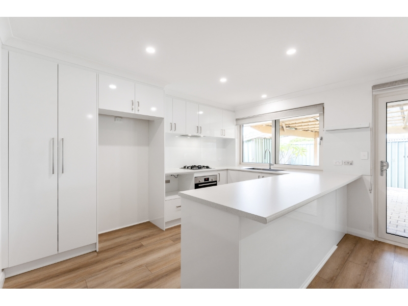 2/14 Crossland Way, KARDINYA House for rent Listed by Tom Carlin