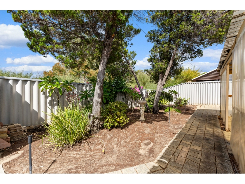 2/14 Crossland Way, KARDINYA House for rent Listed by Tom Carlin