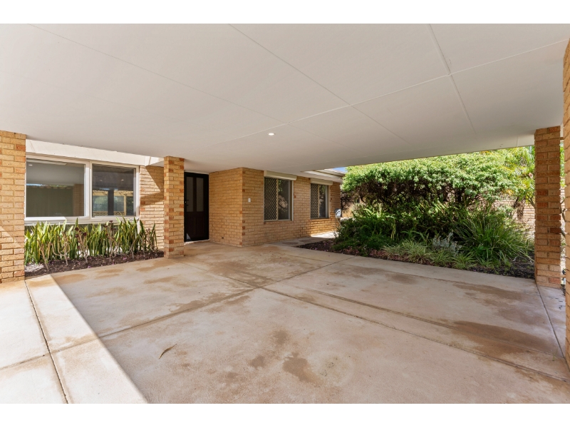 2/14 Crossland Way, KARDINYA House for rent Listed by Tom Carlin