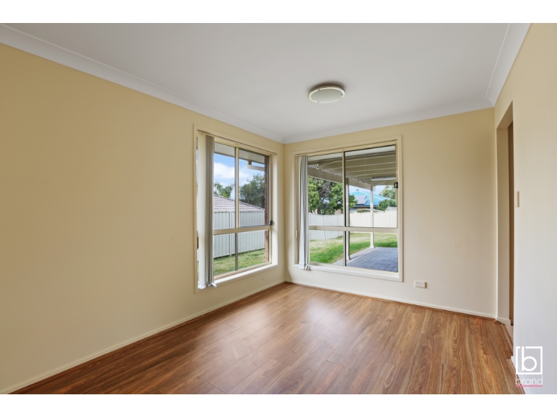 16 Greenhaven Circuit, WOONGARRAH House for rent Listed by Ashley