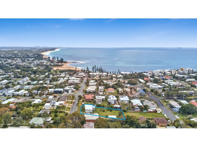 15 Seaview Terrace, MOFFAT BEACH House for rent Listed by of