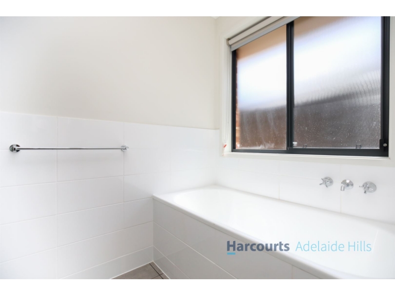 12 Craven Drive, MOUNT BARKER House for rent Listed by Tara Bowen of