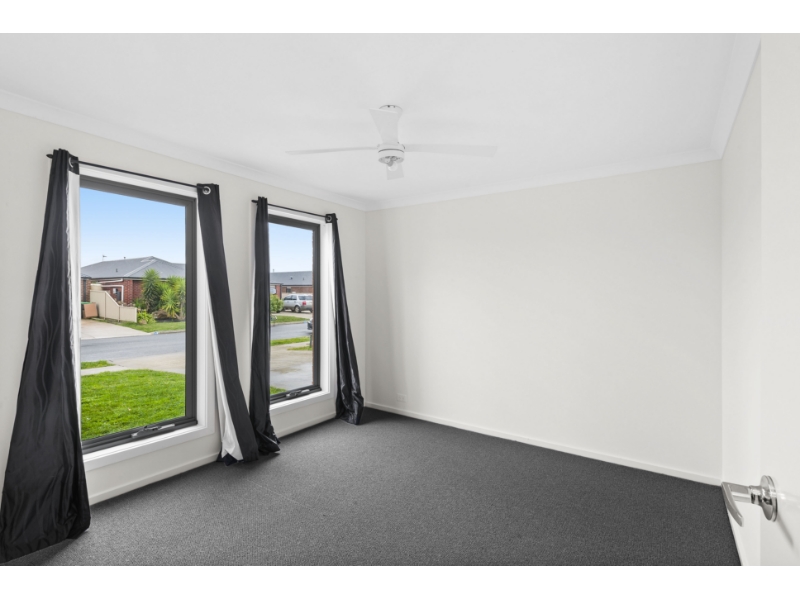 7 Stella Drive, House for rent Listed by Paris Bedggood of Ray White Ballarat