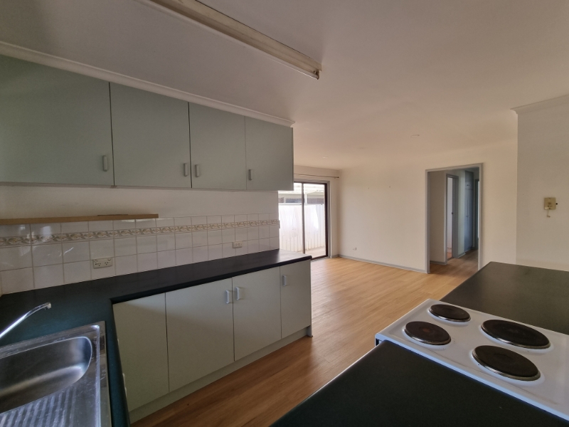 58 Trim Crescent, OLD NOARLUNGA House for rent Listed by Harcourts