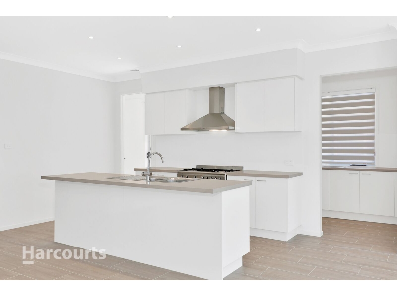 9 Ward Street, SCHOFIELDS House for rent Listed by of Harcourts Rouse