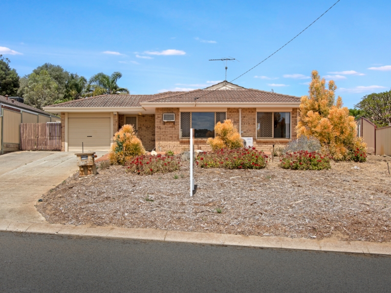 10 Cromer Gardens Parmelia WA 6167 House for rent Listed by Sasha