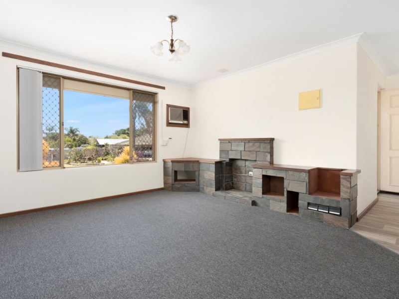 10 Cromer Gardens Parmelia WA 6167 House for rent Listed by Sasha Brussel of Professionals