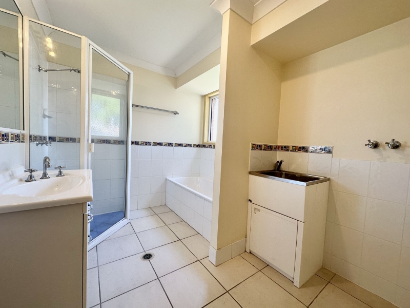 115 Campbell Street, ROCKHAMPTON CITY House for rent Listed by of Pat