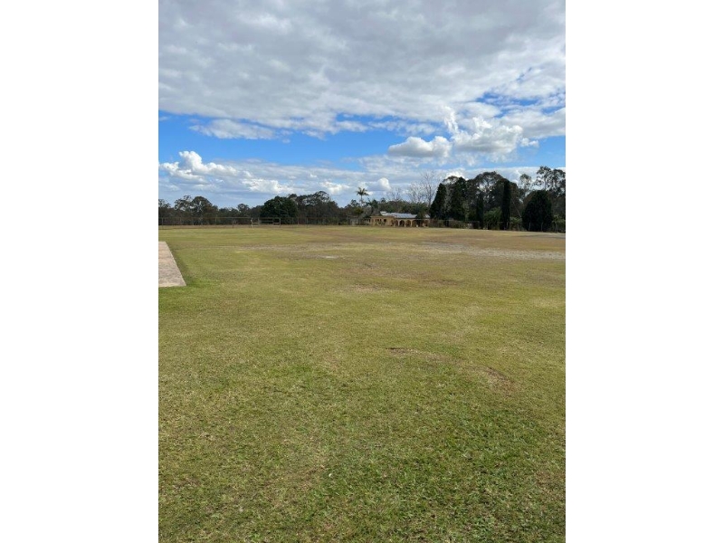 9399 Rosia Road Park Ridge South QLD 4125 House for rent Listed by