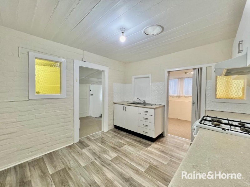 62 Seymour Street, BATHURST House for rent Listed by Rental Inquiries