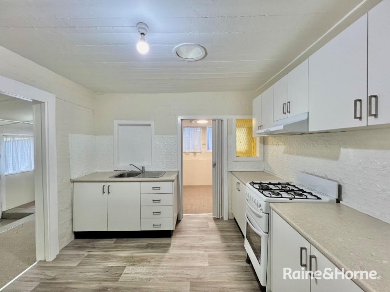 62 Seymour Street, BATHURST House for rent Listed by Rental Inquiries