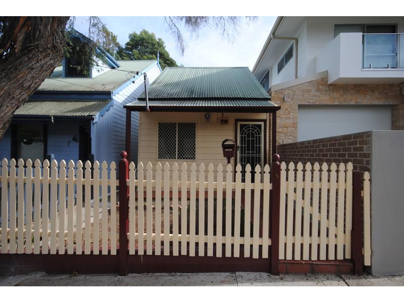 5 Holmesdale Street MARRICKVILLE NSW 2204
