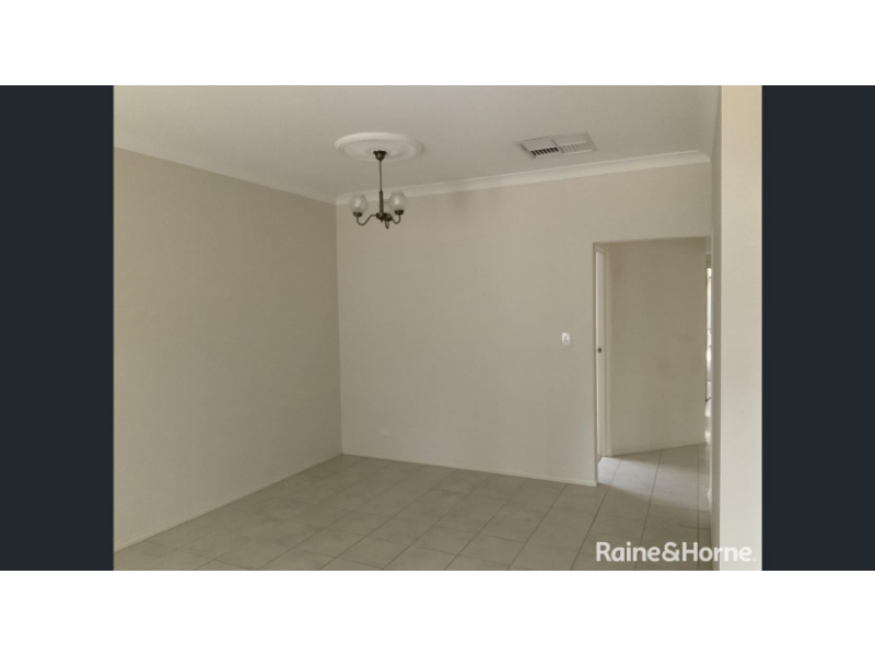 17 Stuckey Way, BLAKEVIEW House for rent Listed by John Brooks of