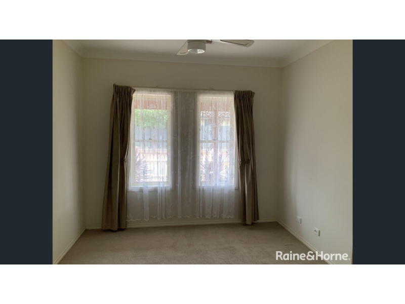 17 Stuckey Way, BLAKEVIEW House for rent Listed by John Brooks of