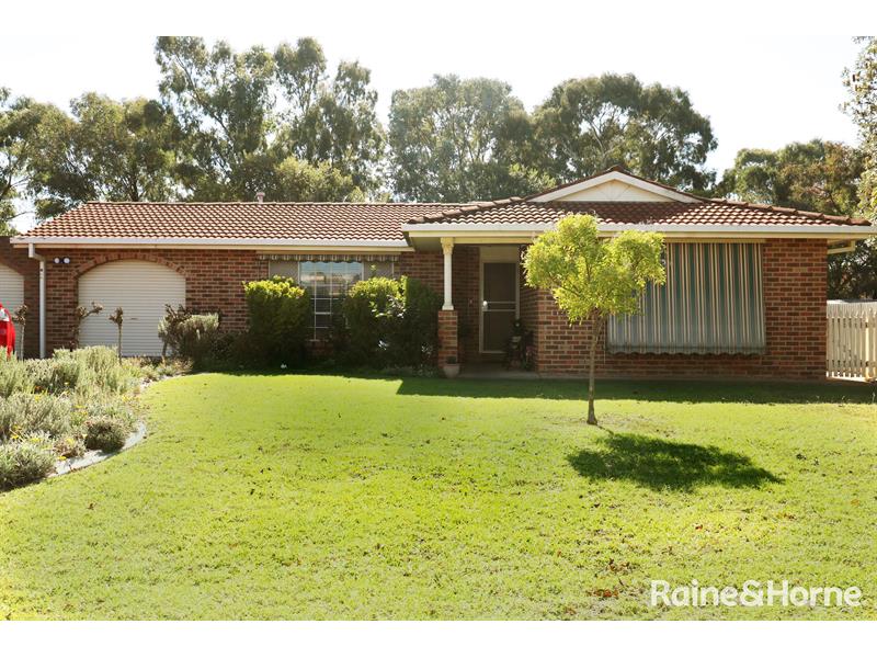 15 Gunyah Place, GLENFIELD PARK House for rent Listed by Raine