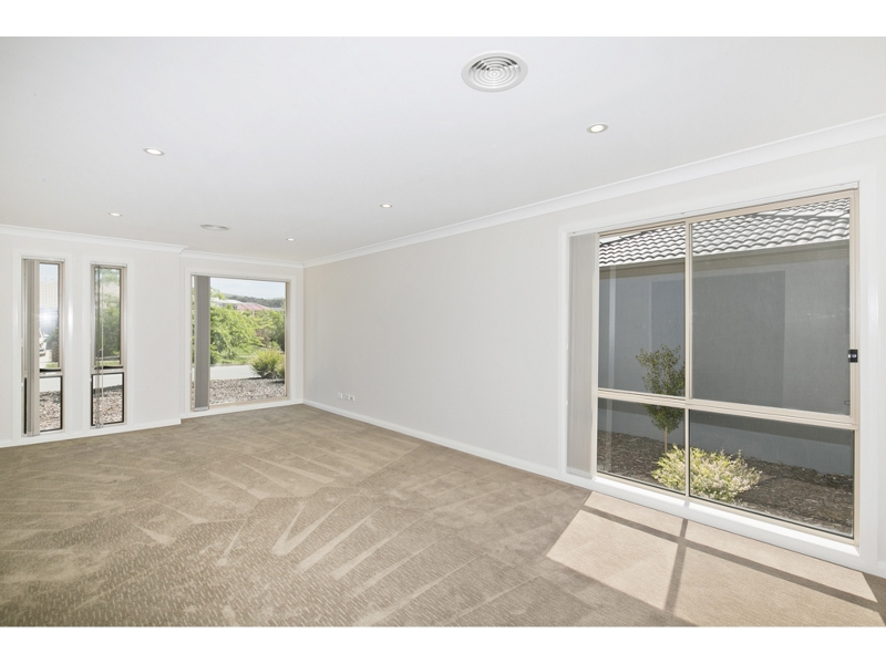 14 John Crawford Crescent, CASEY House for rent Listed by Matthew Findley of Ray White